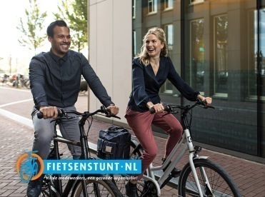 fietsenstunt-fietsend-stel